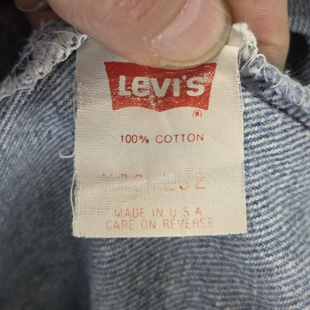 VTG Levis 501 Jeans Mens Blue Light Wash Made In USA Star Patchwork Fits 32x28 - Picture 16 of 16